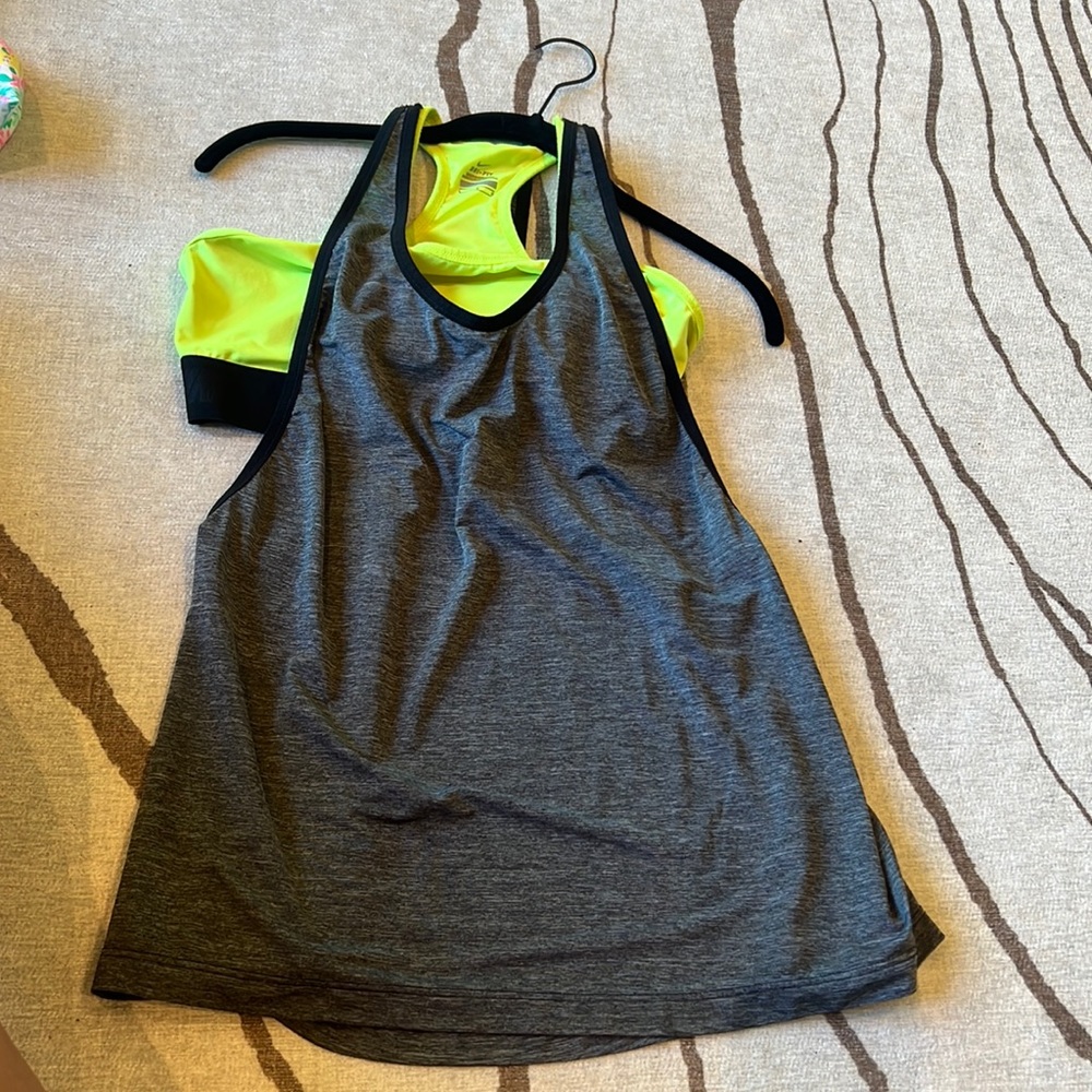 Nike Tank w/Bra Attached Dri-Fit